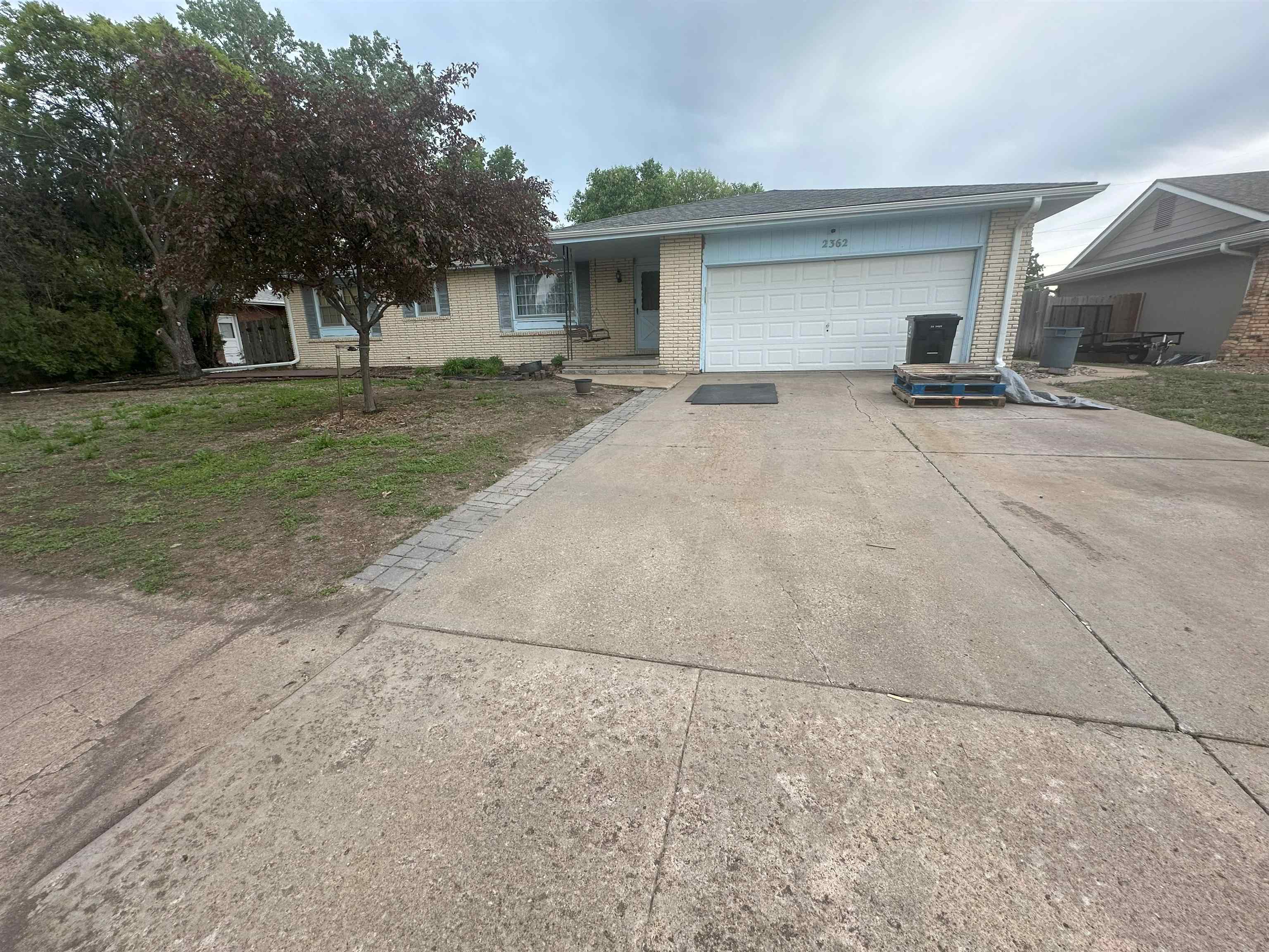 2362 Montclair Dr, Salina, Kansas image 2