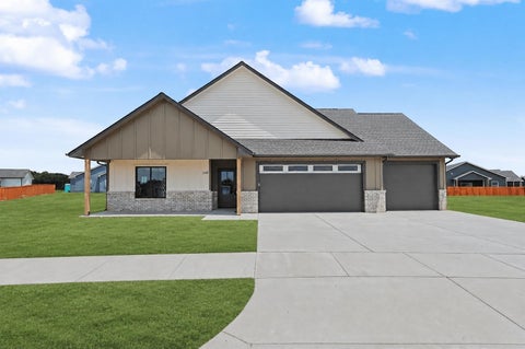 Homes For Sale - 348 S Buckland St<br/> Derby, KS 67037