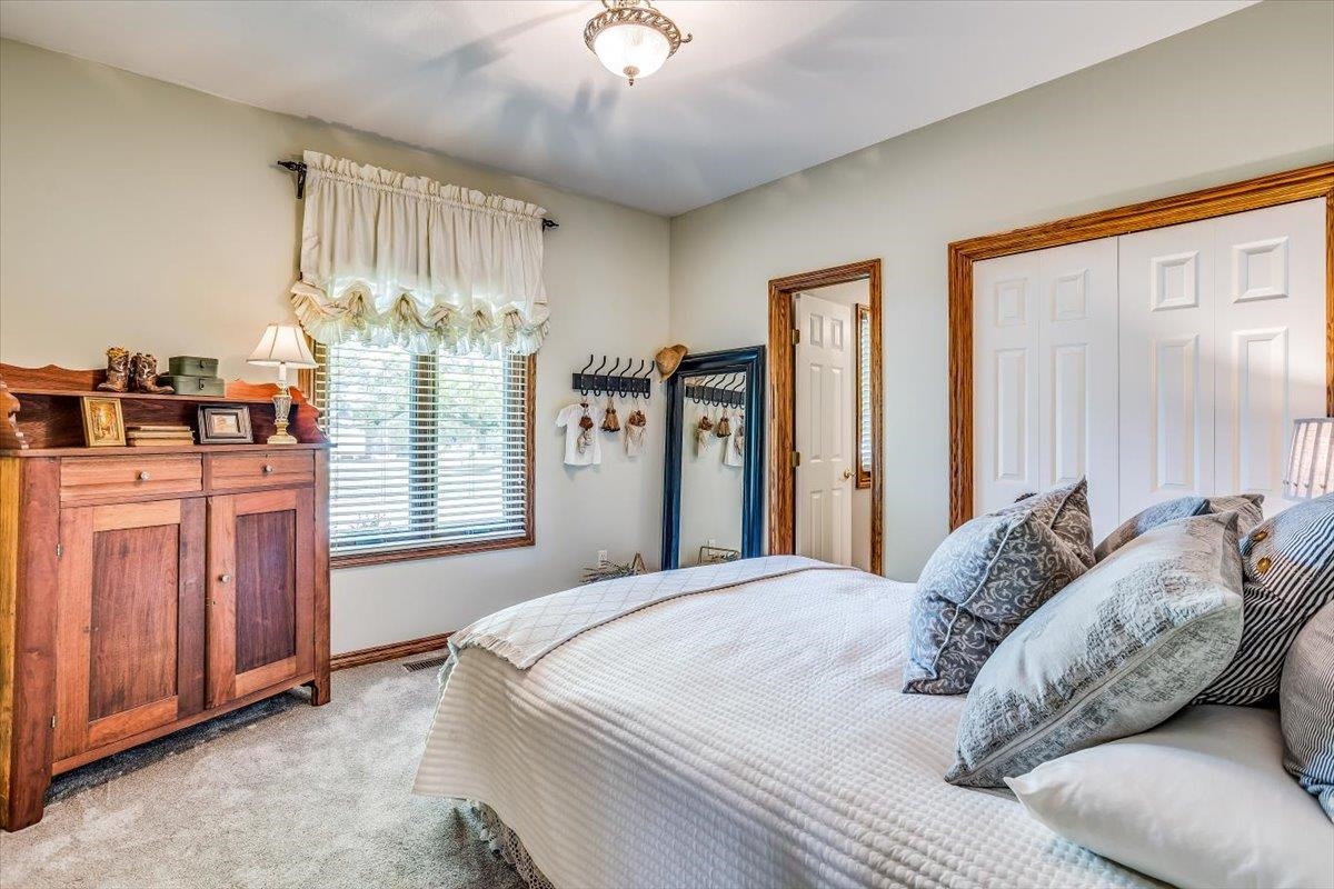 Derby, Kansas 67037, United States, 4 Bedrooms Bedrooms, ,4 BathroomsBathrooms,Residential,Pending,59174