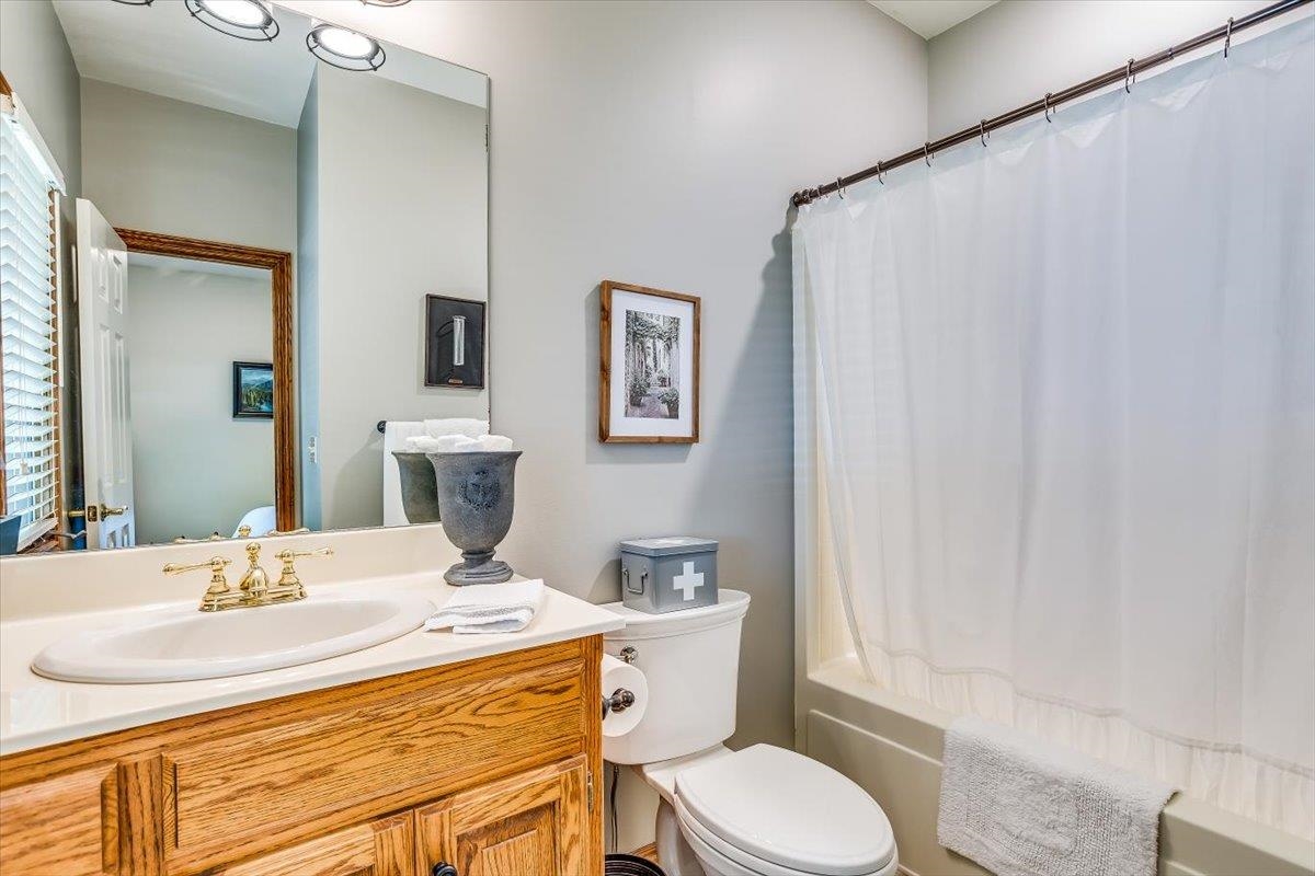 Derby, Kansas 67037, United States, 4 Bedrooms Bedrooms, ,4 BathroomsBathrooms,Residential,Pending,59174