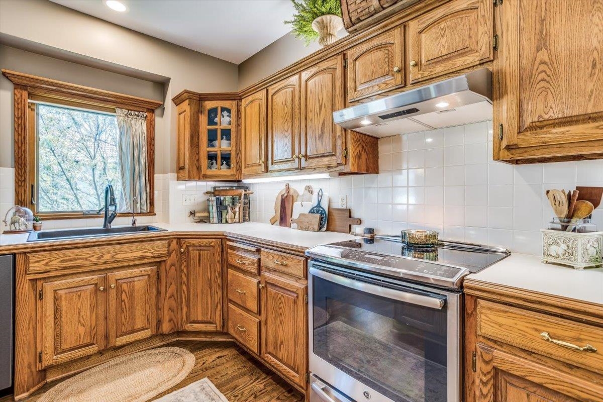 Derby, Kansas 67037, United States, 4 Bedrooms Bedrooms, ,4 BathroomsBathrooms,Residential,Pending,59174