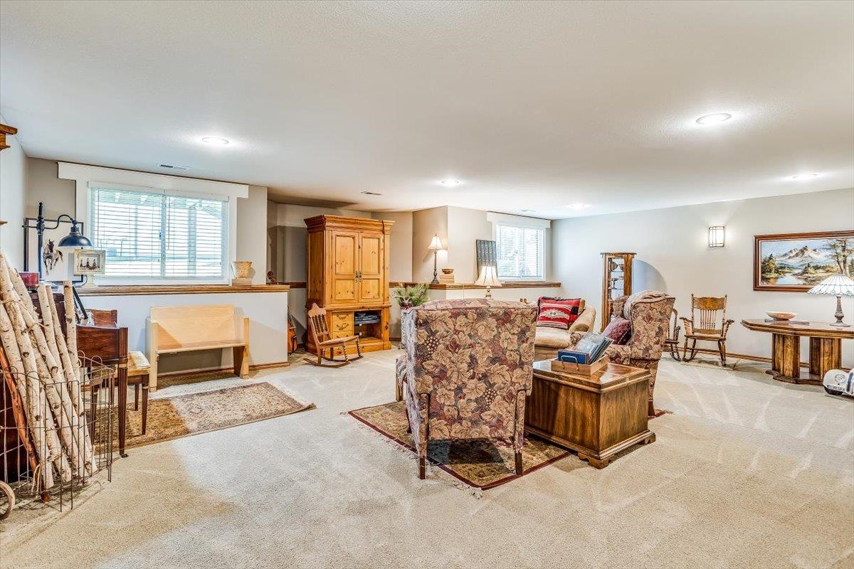 Derby, Kansas 67037, United States, 4 Bedrooms Bedrooms, ,4 BathroomsBathrooms,Residential,Pending,59174