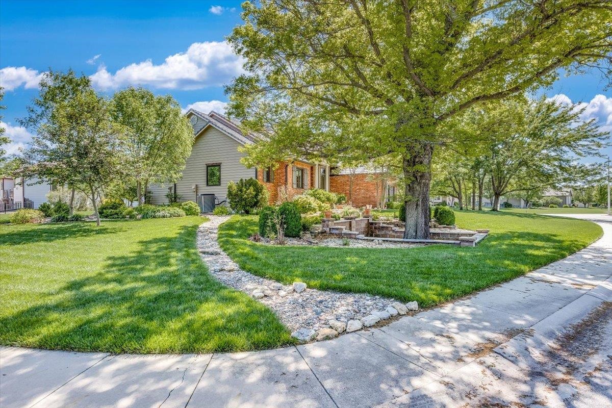 Derby, Kansas 67037, United States, 4 Bedrooms Bedrooms, ,4 BathroomsBathrooms,Residential,Pending,59174