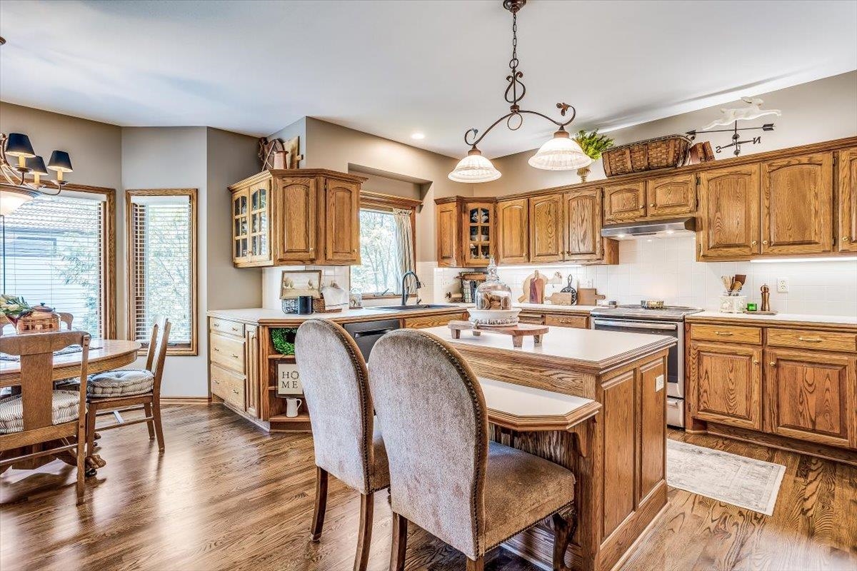 Derby, Kansas 67037, United States, 4 Bedrooms Bedrooms, ,4 BathroomsBathrooms,Residential,Pending,59174