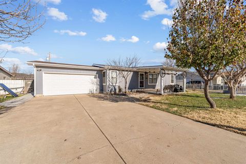 Mobile Home For Sale - 416 Saturn Ave<br/> Salina, KS 67401