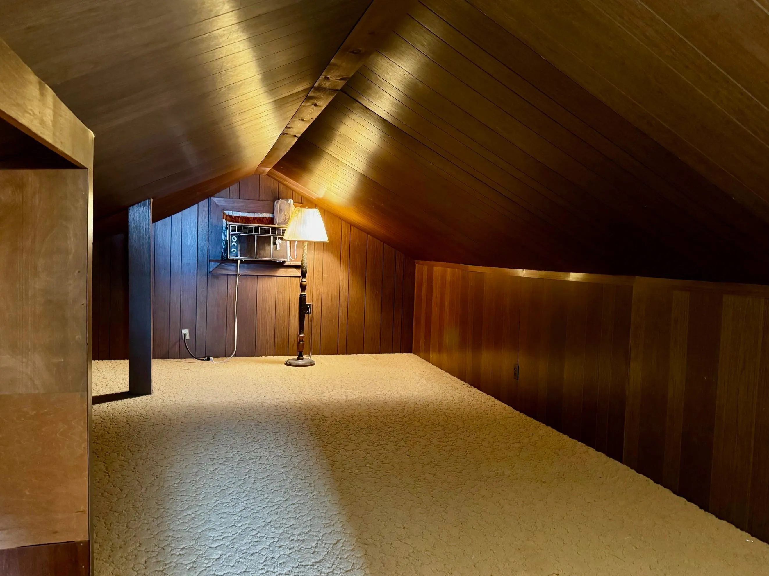 Wellington, Kansas 67152, United States, 3 Bedrooms Bedrooms, ,2 BathroomsBathrooms,Residential,Active,246640