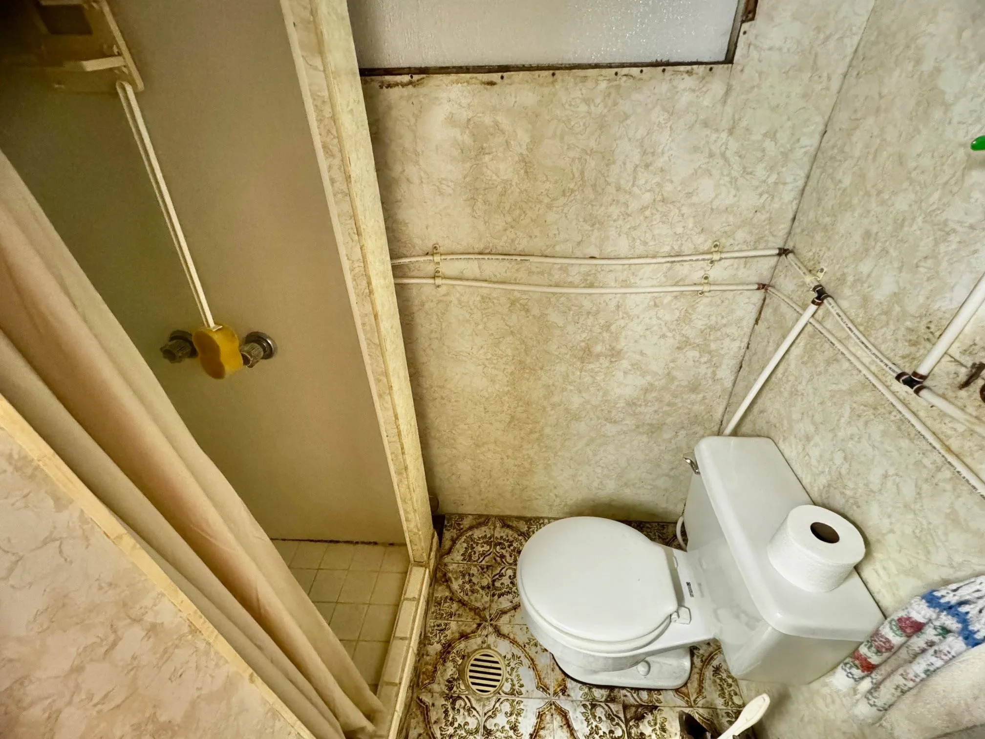 Wellington, Kansas 67152, United States, 3 Bedrooms Bedrooms, ,2 BathroomsBathrooms,Residential,Active,246640