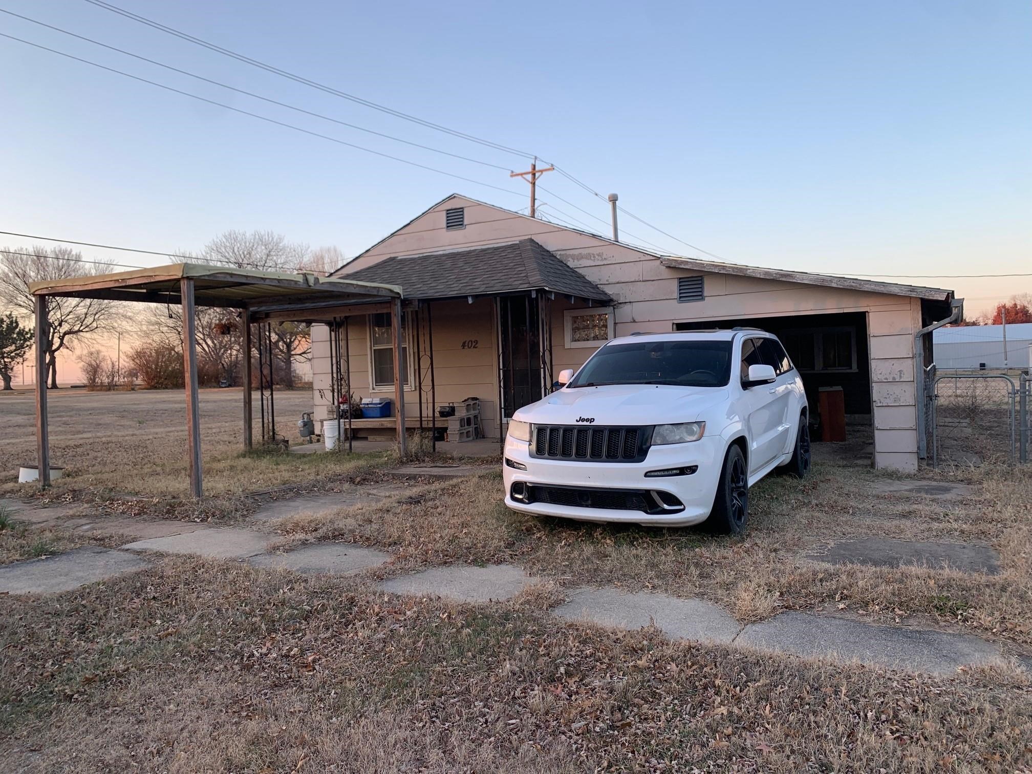 402 W 3rd St, Burden, Kansas image 10