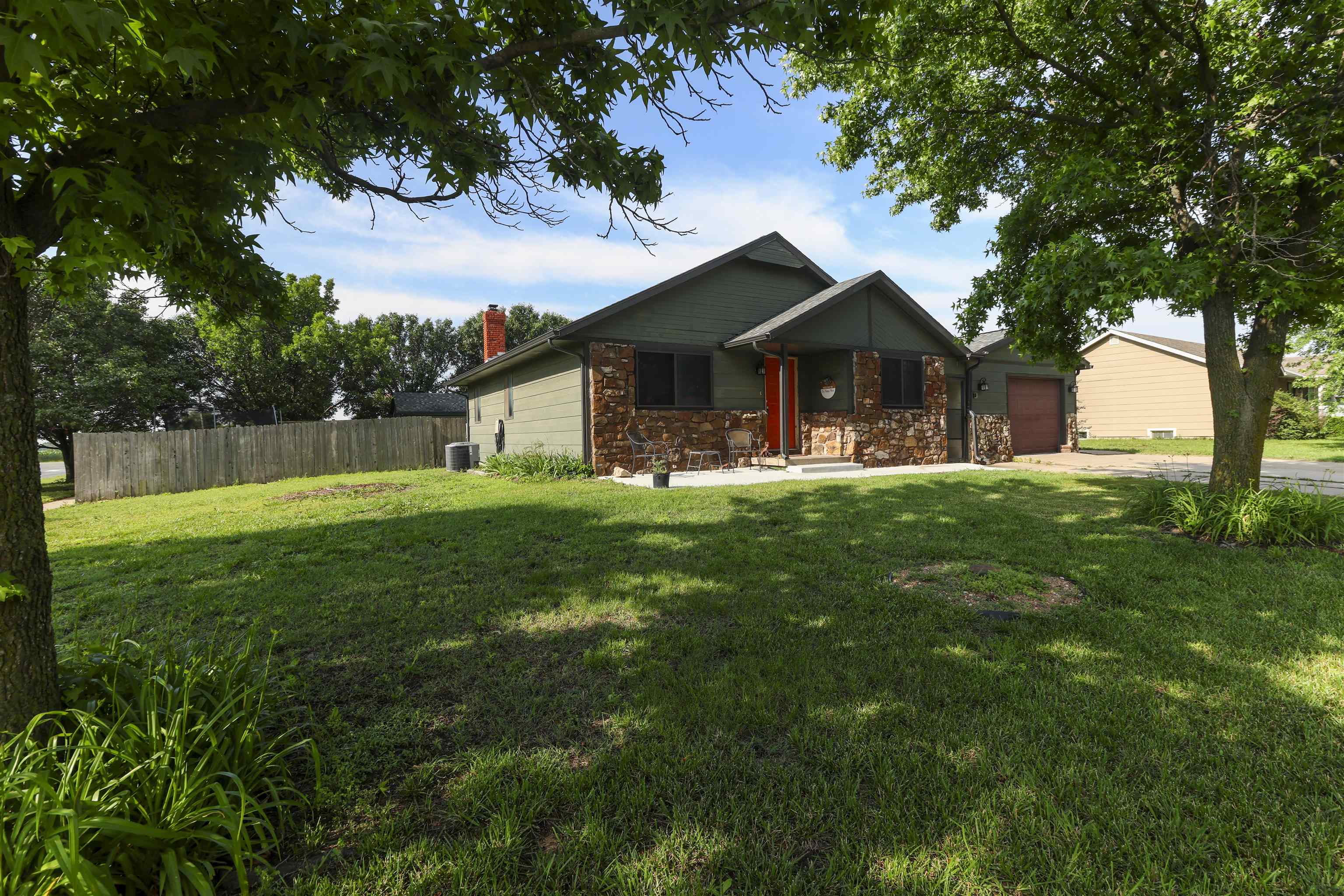 101 Stewart Dr, Goddard, Kansas image 2