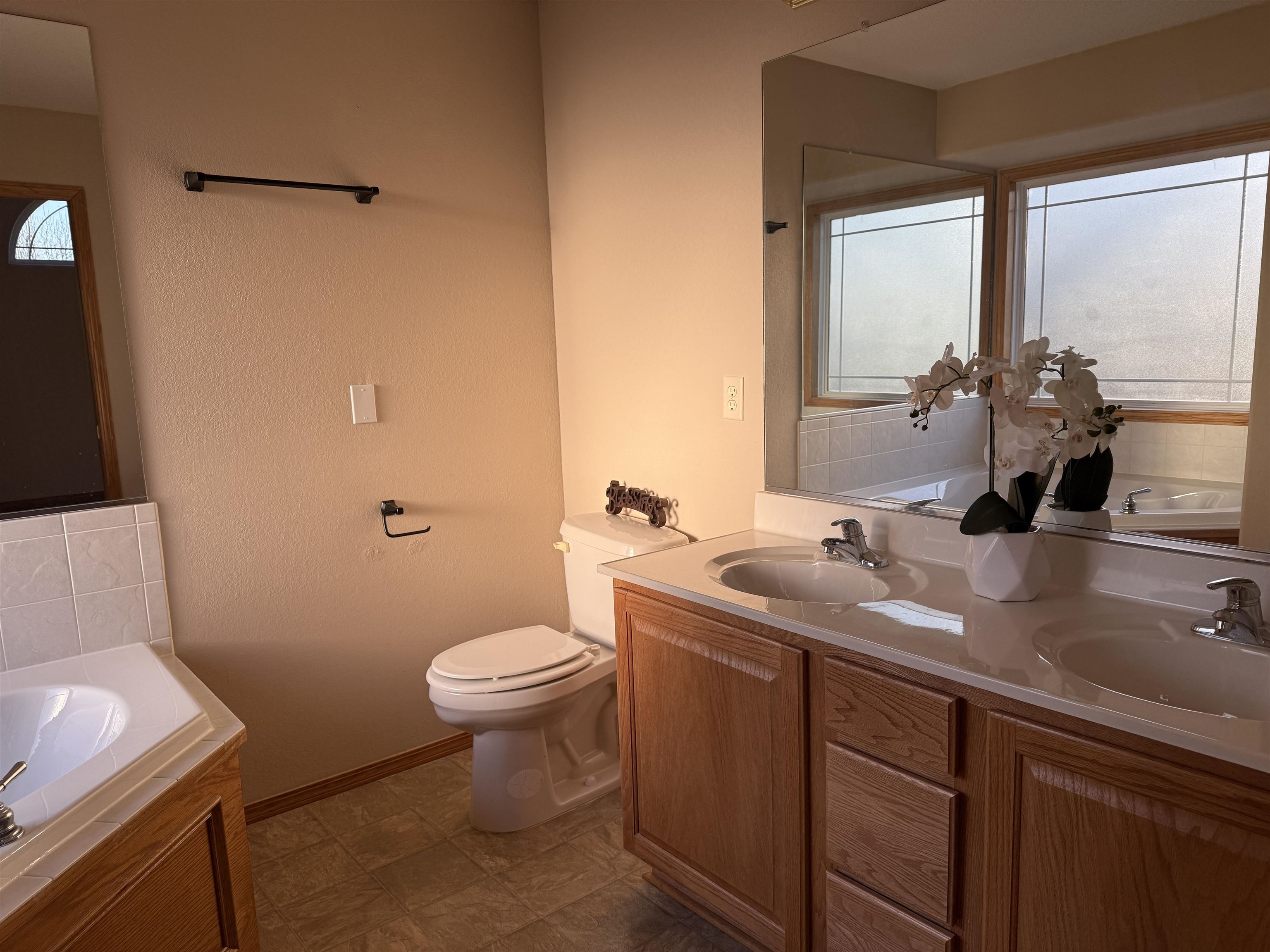 817 E Hedgewood St, Andover, Kansas image 11