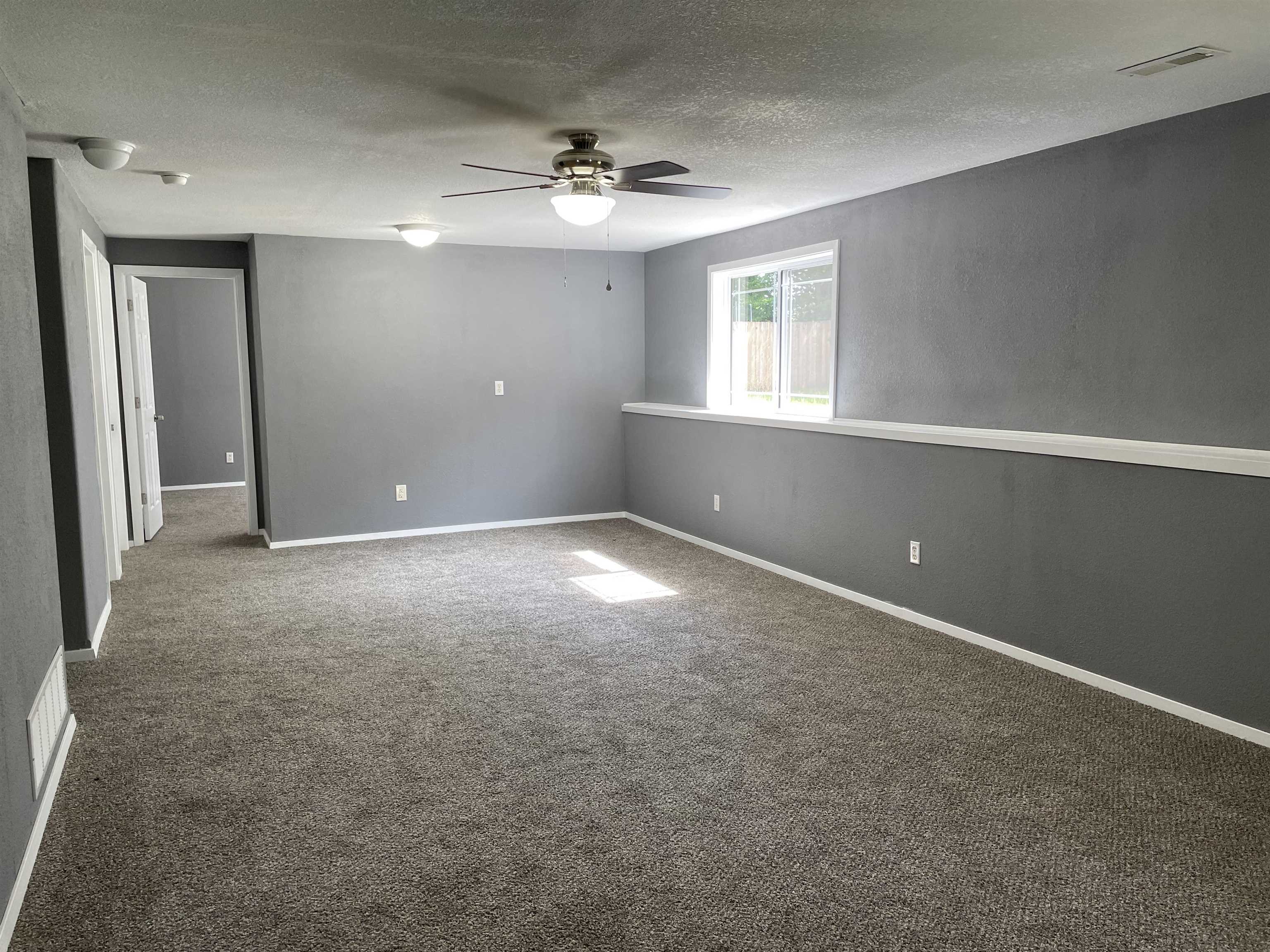 817 E Hedgewood St, Andover, Kansas image 20