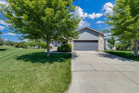 Homes For Sale - 3521 N Valerie Cir<br/> Sedgwick County, Wichita, KS 67205