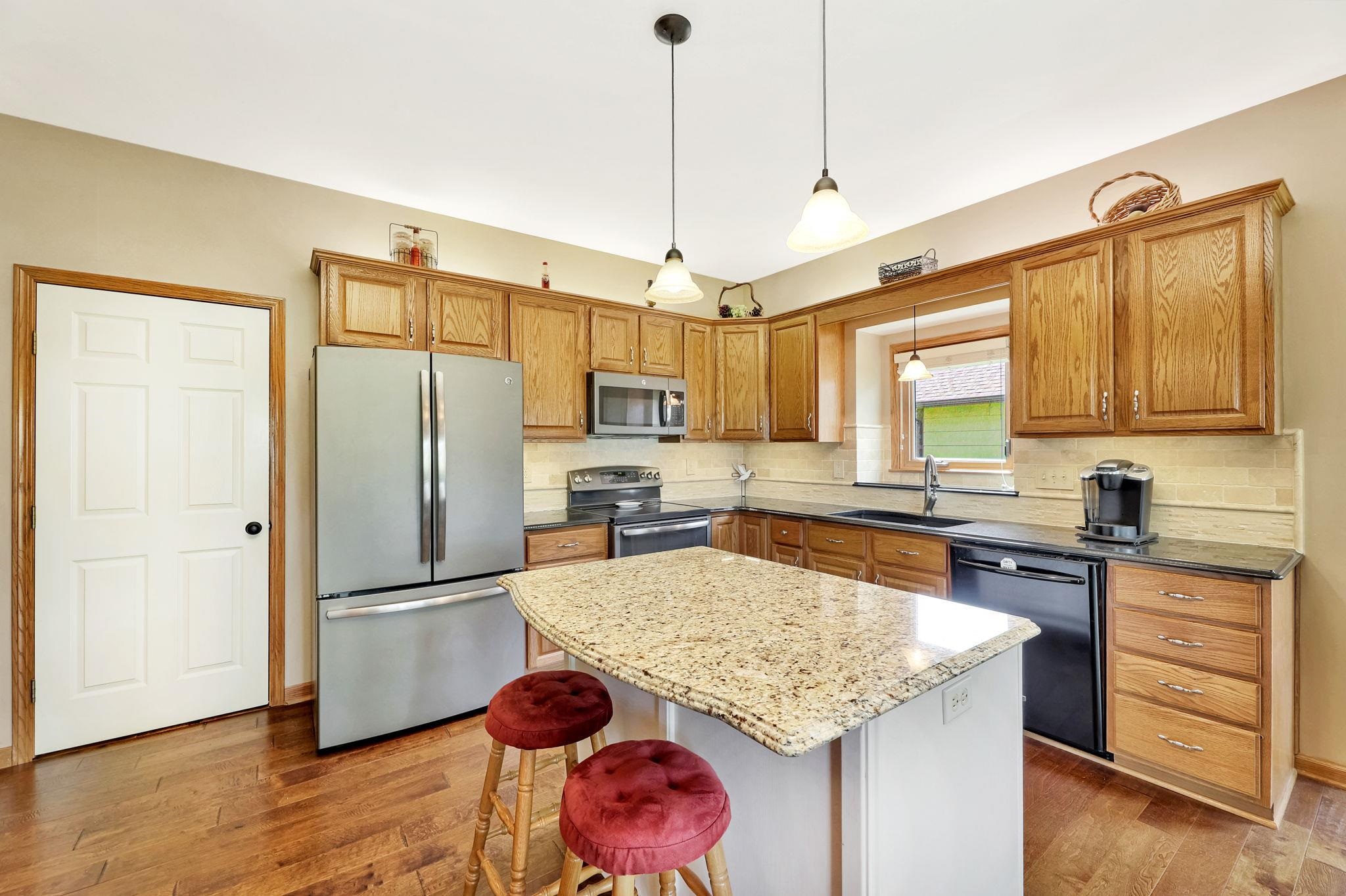 1880 N Lark Cir, Wichita, Kansas image 11