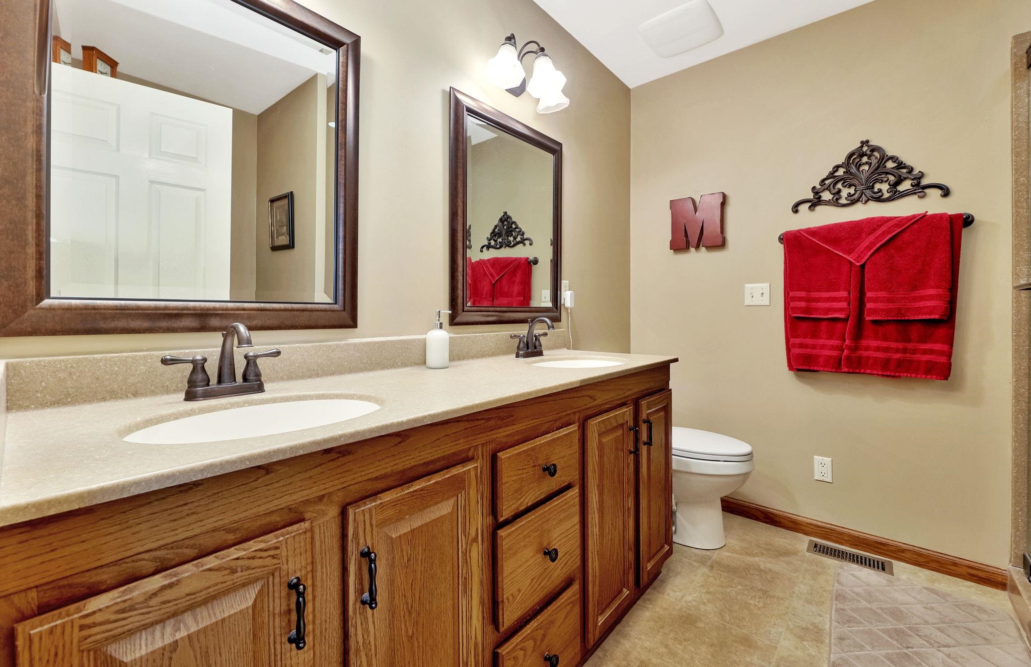 1880 N Lark Cir, Wichita, Kansas image 22