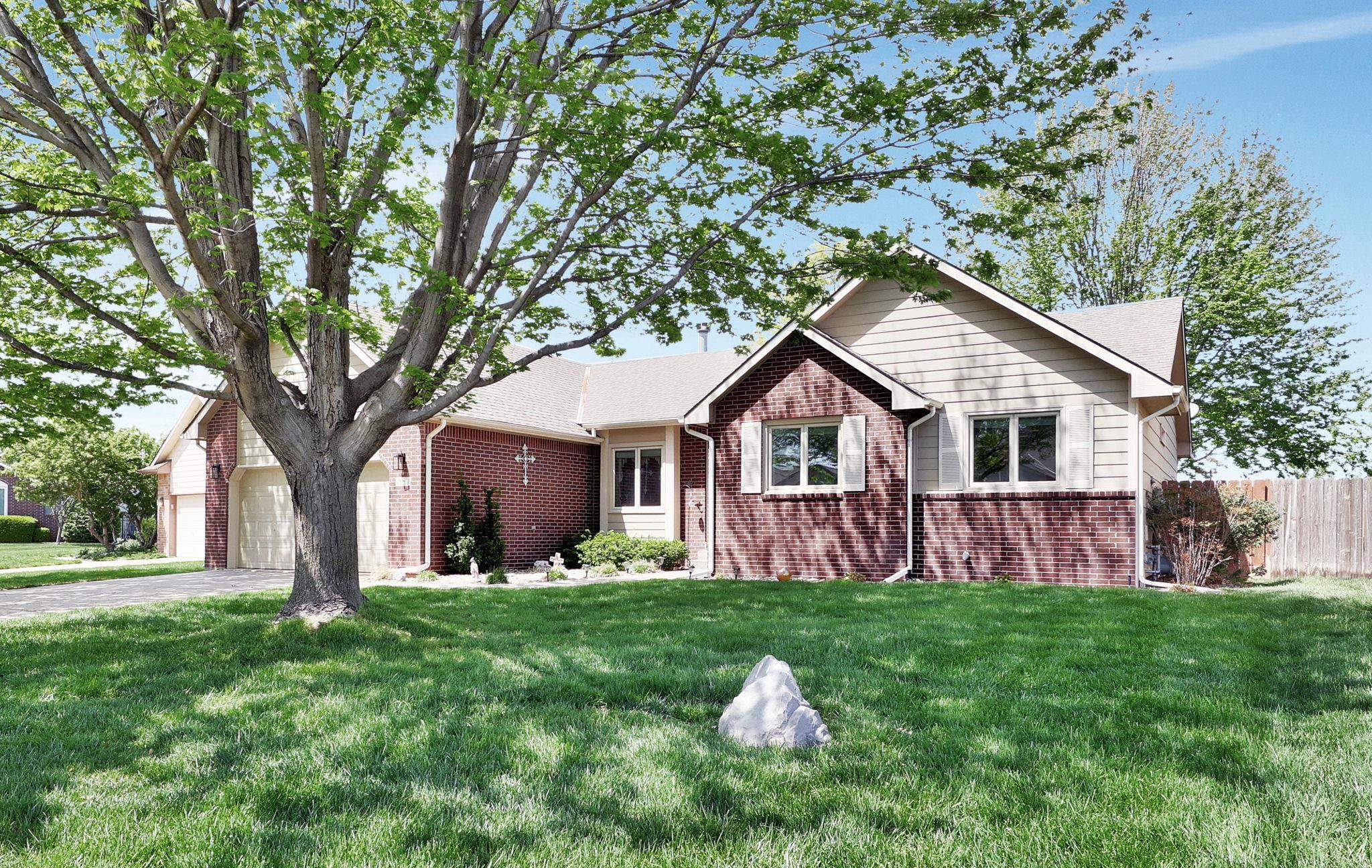 1880 N Lark Cir, Wichita, Kansas image 2
