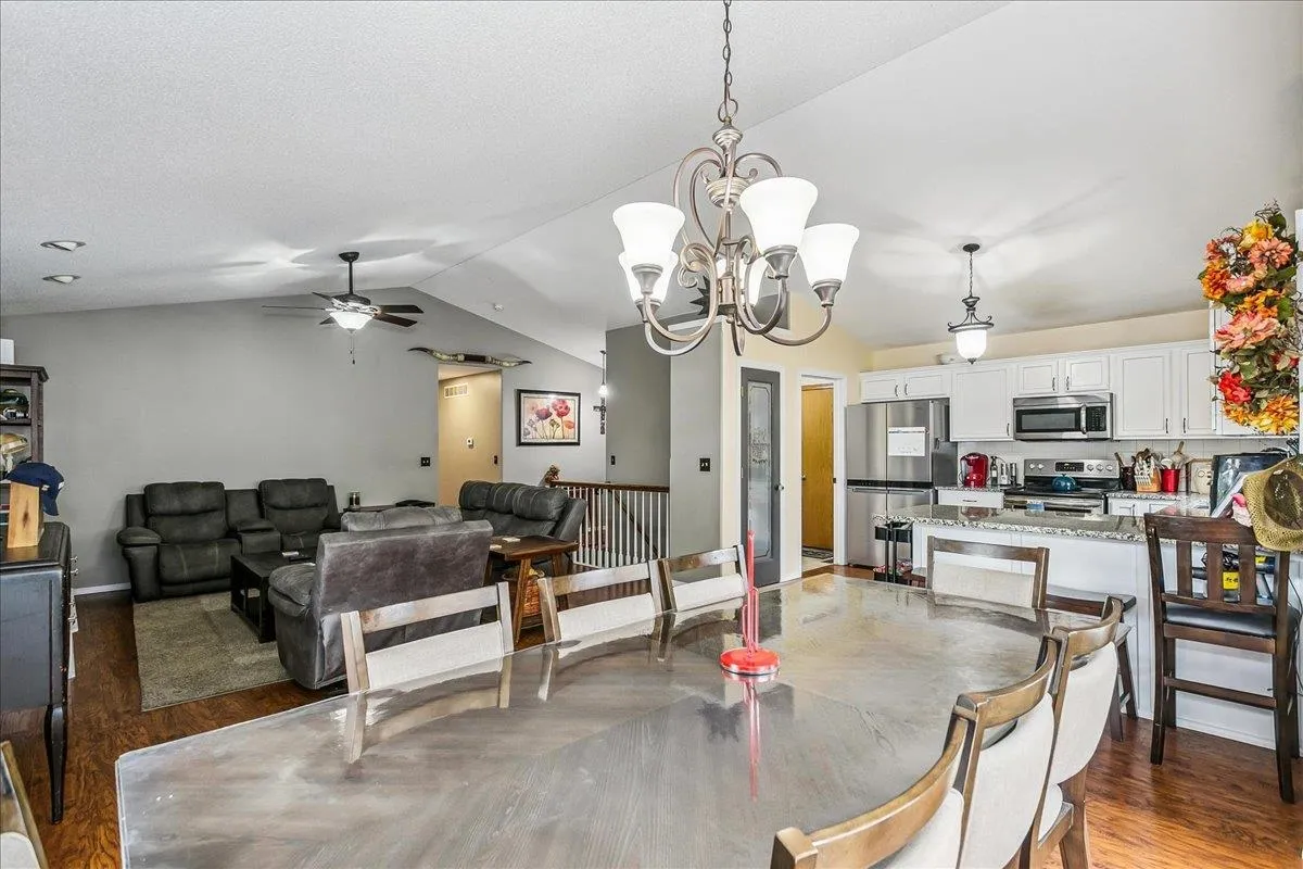 Andover, Kansas 67002, United States, 4 Bedrooms Bedrooms, ,3 BathroomsBathrooms,Residential,Active,239014