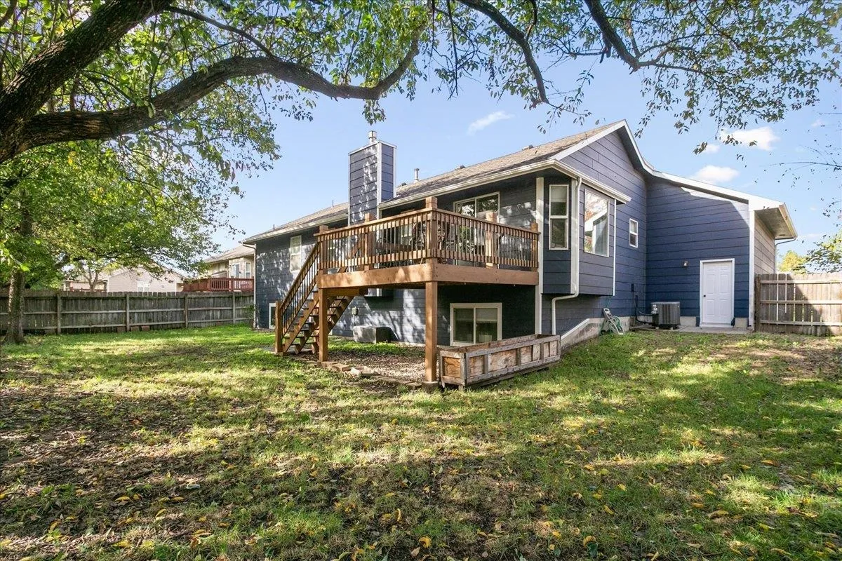 Andover, Kansas 67002, United States, 4 Bedrooms Bedrooms, ,3 BathroomsBathrooms,Residential,Active,239014