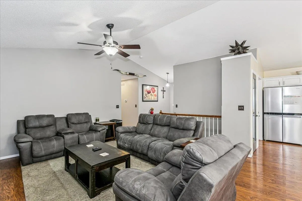 Andover, Kansas 67002, United States, 4 Bedrooms Bedrooms, ,3 BathroomsBathrooms,Residential,Active,239014