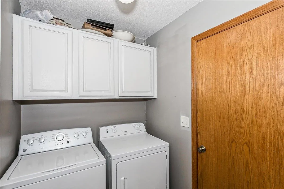 Andover, Kansas 67002, United States, 4 Bedrooms Bedrooms, ,3 BathroomsBathrooms,Residential,Active,239014