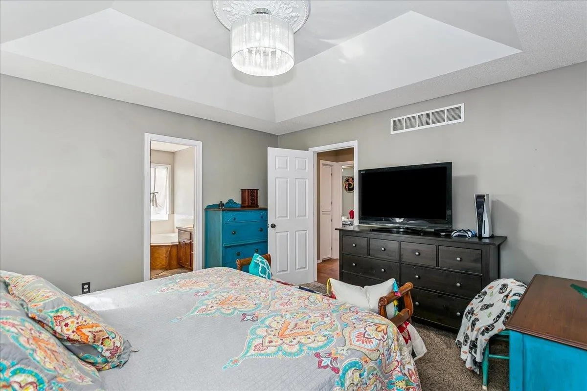 Andover, Kansas 67002, United States, 4 Bedrooms Bedrooms, ,3 BathroomsBathrooms,Residential,Active,239014