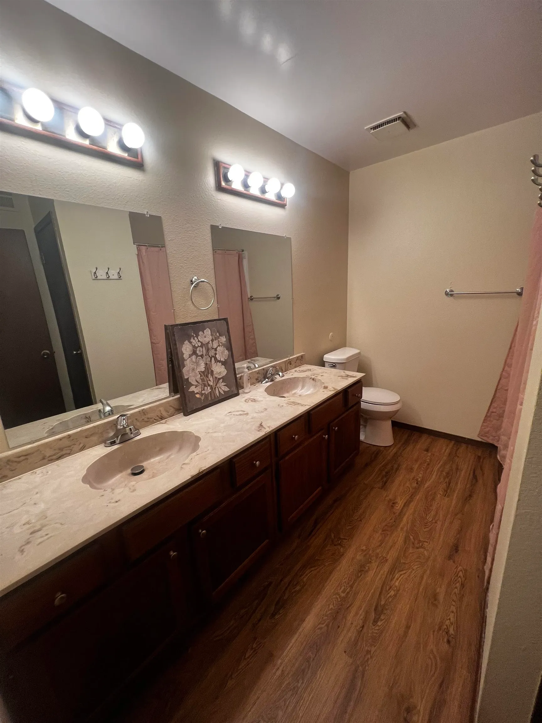 Wichita, Kansas 67215, United States, 2 Bedrooms Bedrooms, ,2 BathroomsBathrooms,Residential,Active,149863