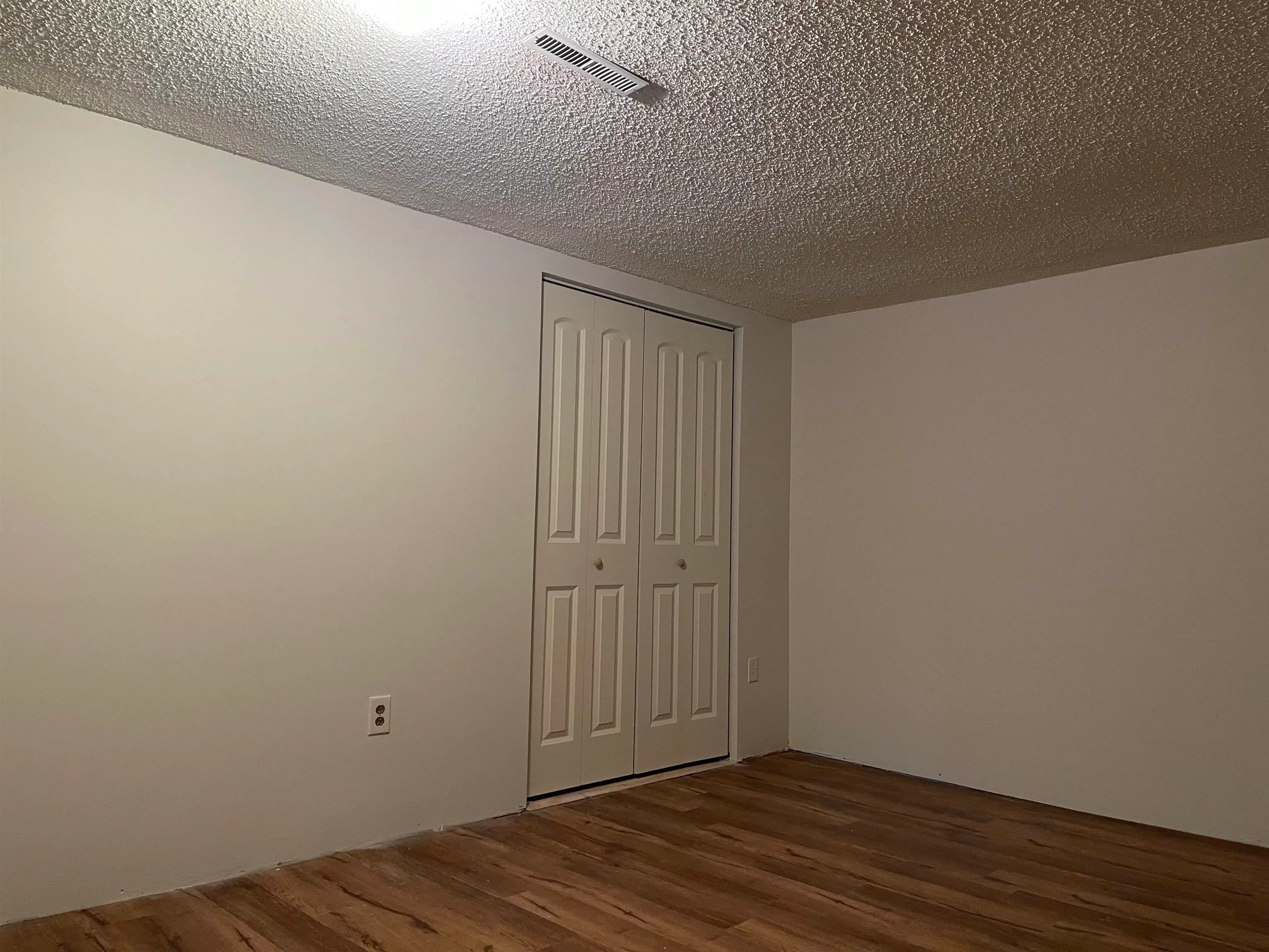 Wichita, Kansas 67209, United States, 3 Bedrooms Bedrooms, ,3 BathroomsBathrooms,Residential,Active,97504