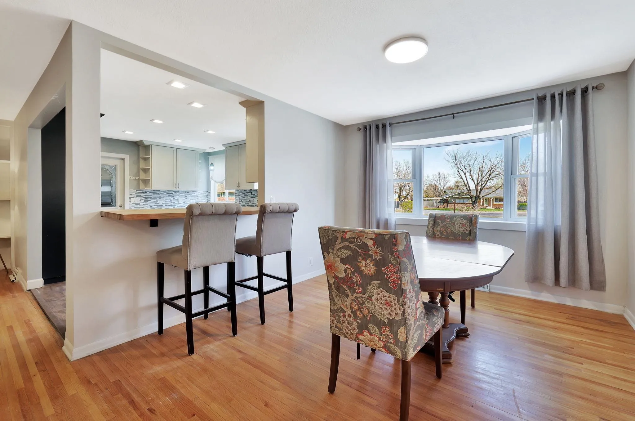 Wichita, Kansas 67209, United States, 3 Bedrooms Bedrooms, ,3 BathroomsBathrooms,Residential,Active,97504