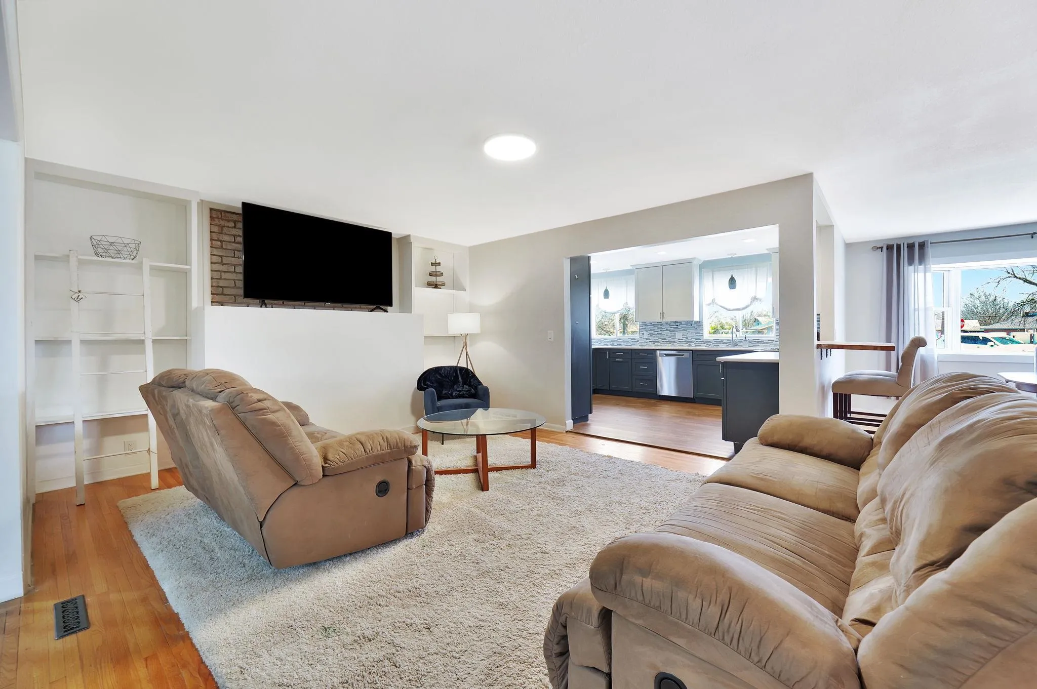 Wichita, Kansas 67209, United States, 3 Bedrooms Bedrooms, ,3 BathroomsBathrooms,Residential,Active,97504