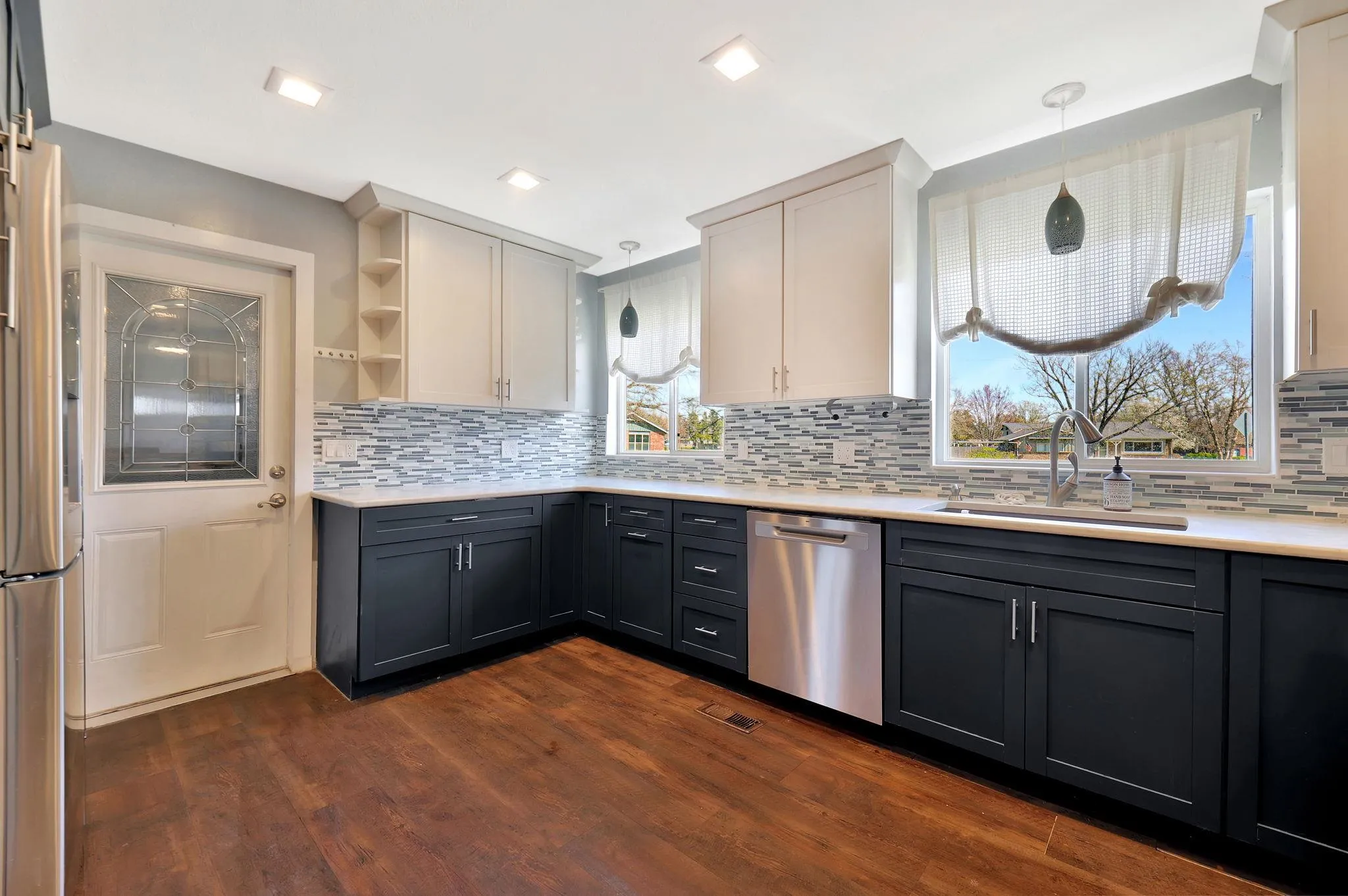 Wichita, Kansas 67209, United States, 3 Bedrooms Bedrooms, ,3 BathroomsBathrooms,Residential,Active,97504