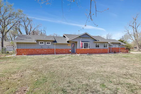401 S Howe St, Wichita, KS 67209 - MLS#: 652827