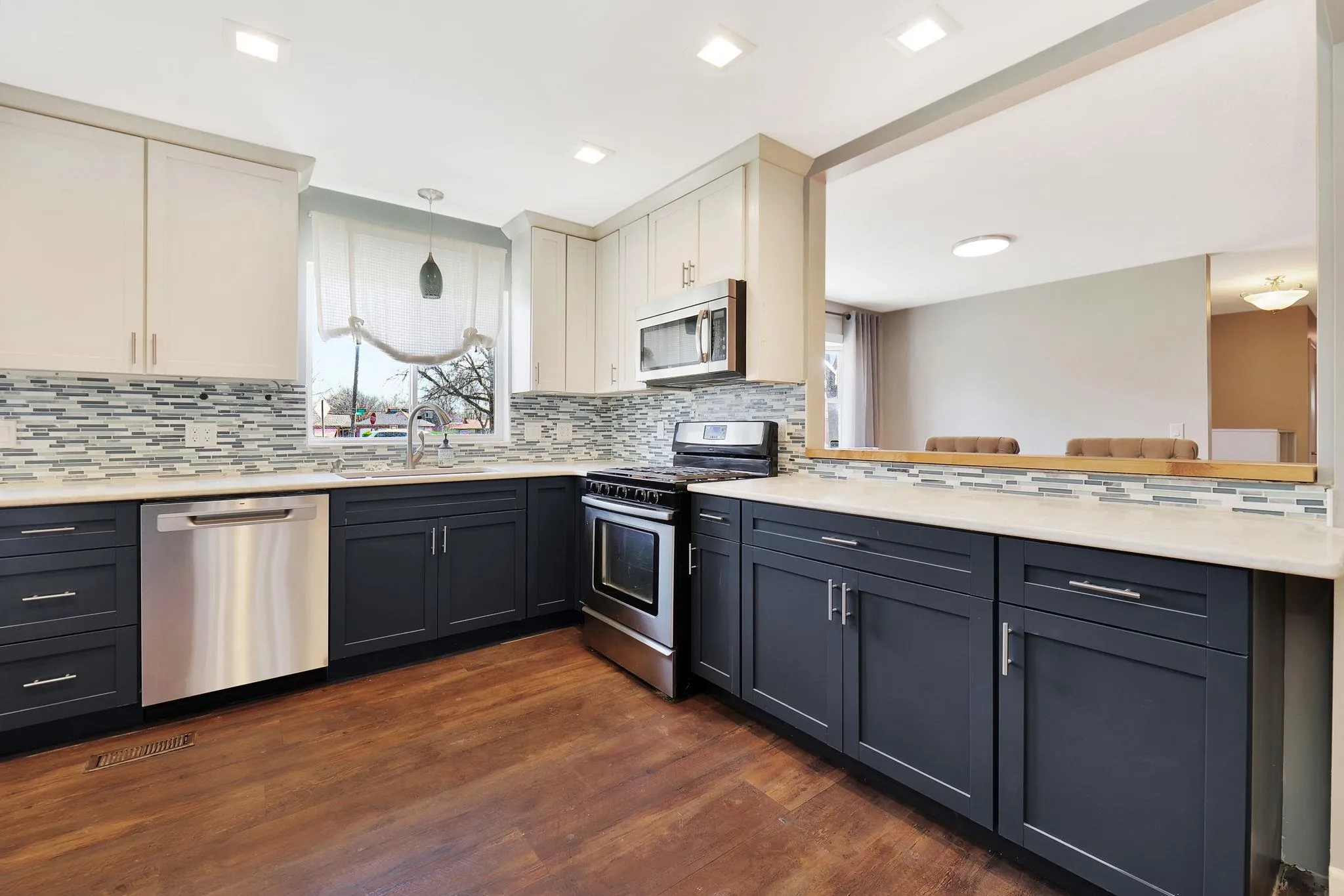 Wichita, Kansas 67209, United States, 3 Bedrooms Bedrooms, ,3 BathroomsBathrooms,Residential,Active,97504