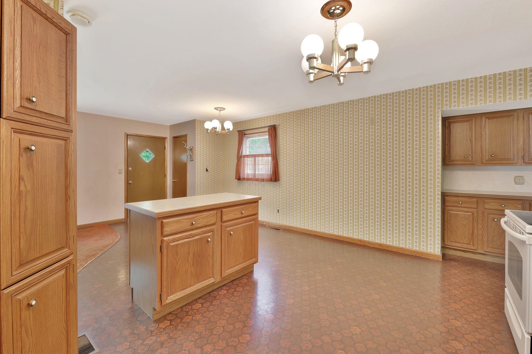 5848 N Palm Ln, Wichita, Kansas image 7