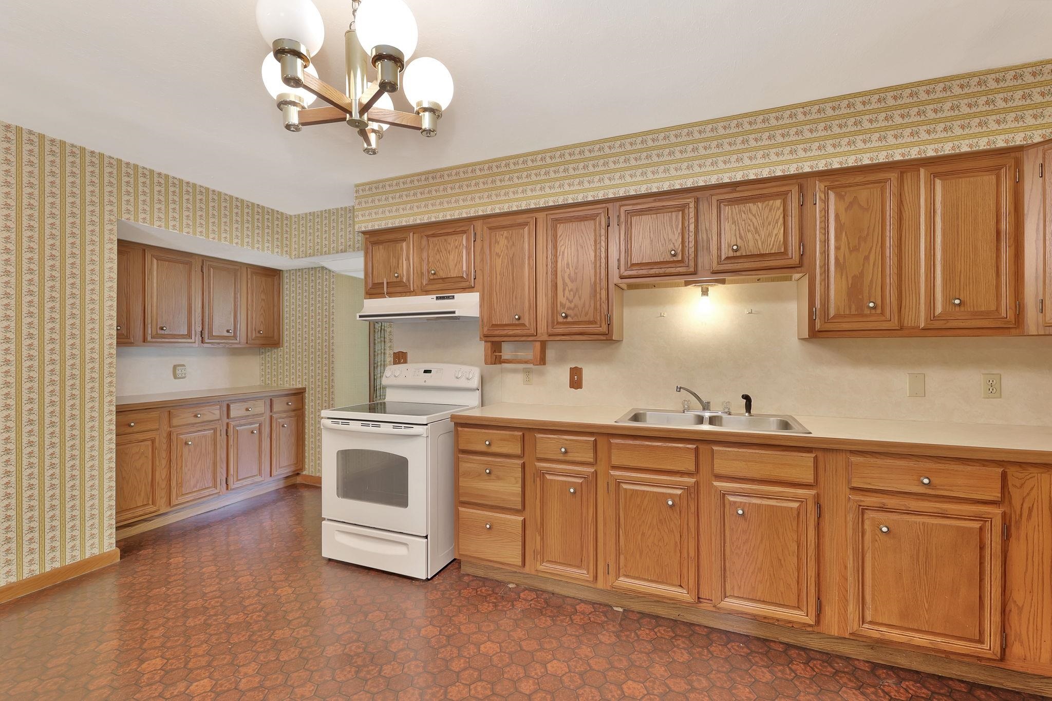 5848 N Palm Ln, Wichita, Kansas image 8