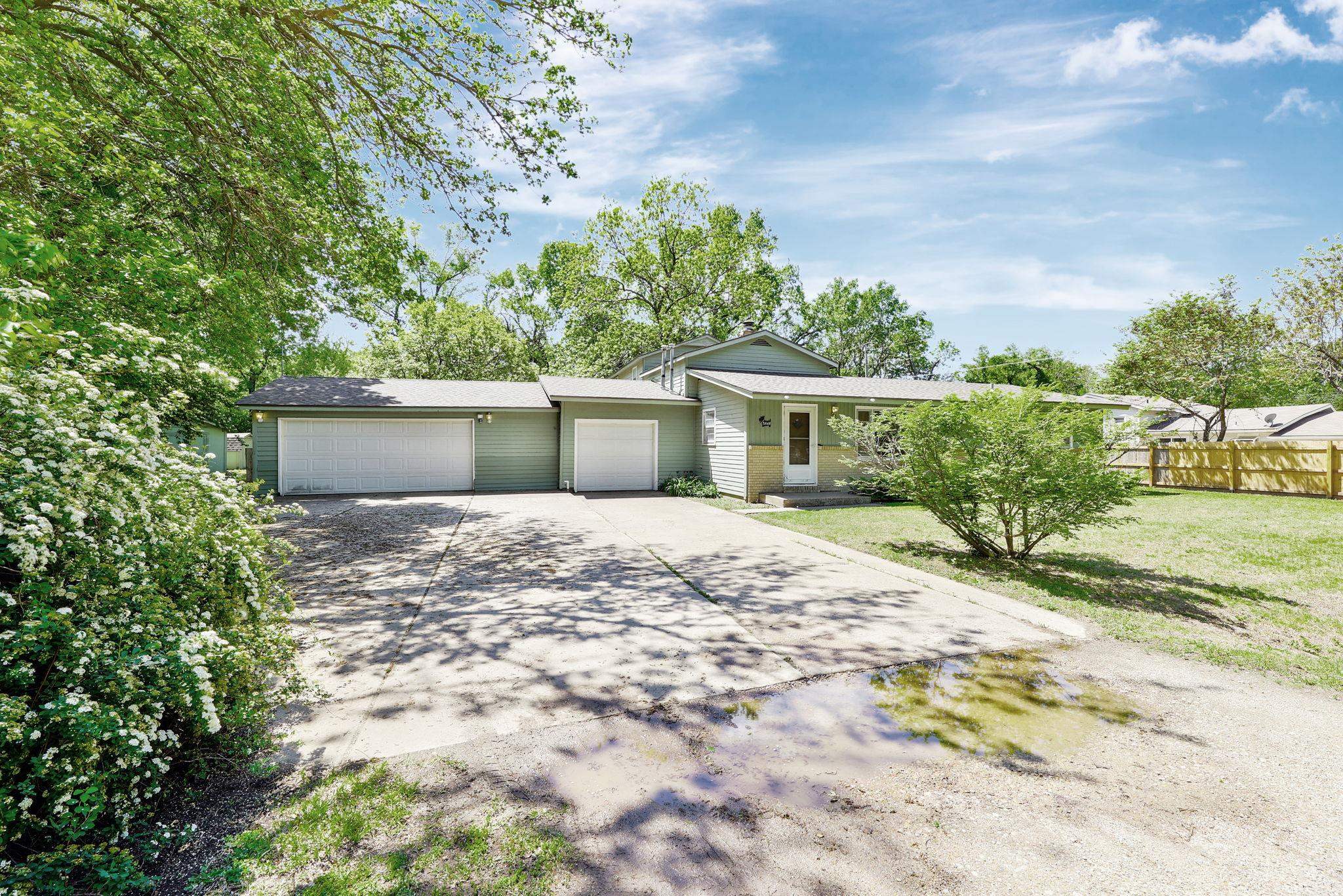 5848 N Palm Ln, Wichita, Kansas image 1