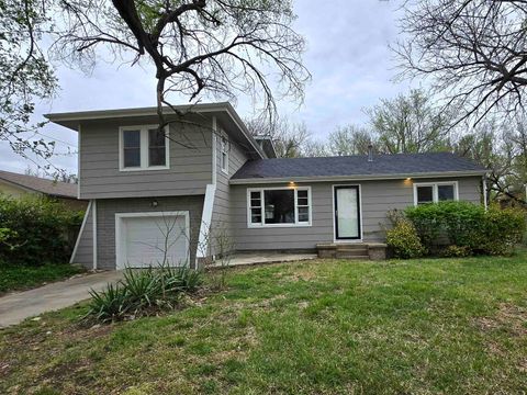 Homes For Sale - 1408 Helen St<br/> Augusta, KS 67010