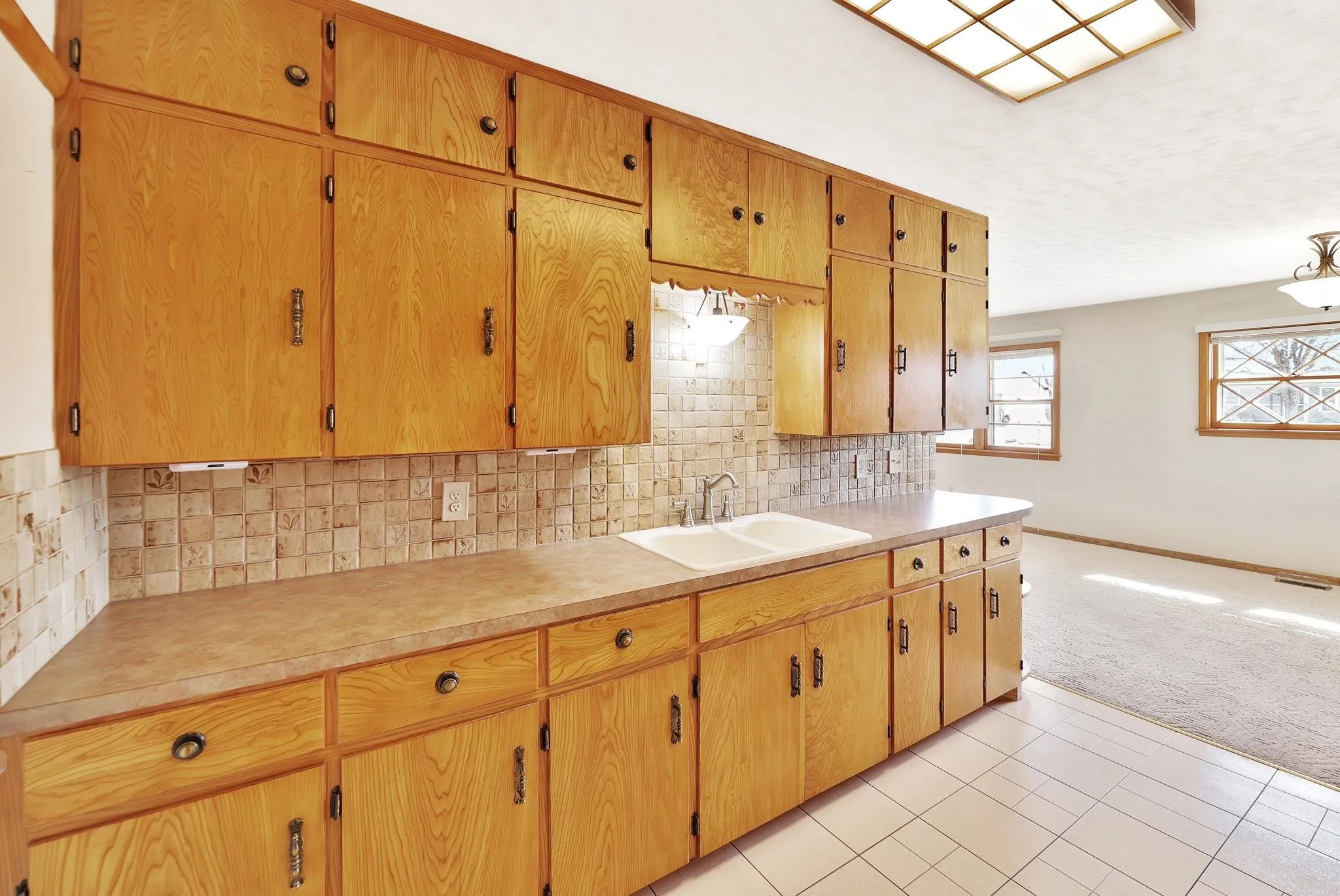 Wichita, Kansas 67217, United States, 3 Bedrooms Bedrooms, ,1 BathroomBathrooms,Residential,Pending,83528