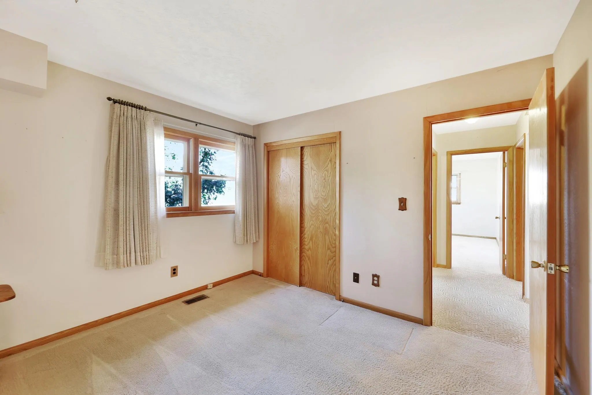 Wichita, Kansas 67217, United States, 3 Bedrooms Bedrooms, ,1 BathroomBathrooms,Residential,Pending,83528