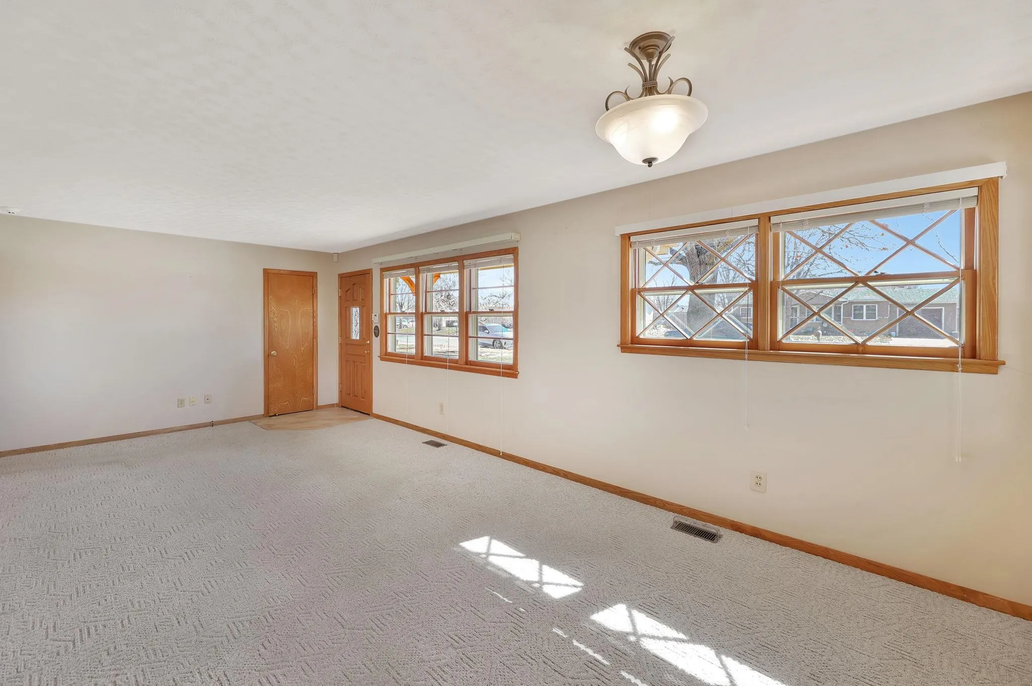 Wichita, Kansas 67217, United States, 3 Bedrooms Bedrooms, ,1 BathroomBathrooms,Residential,Pending,83528