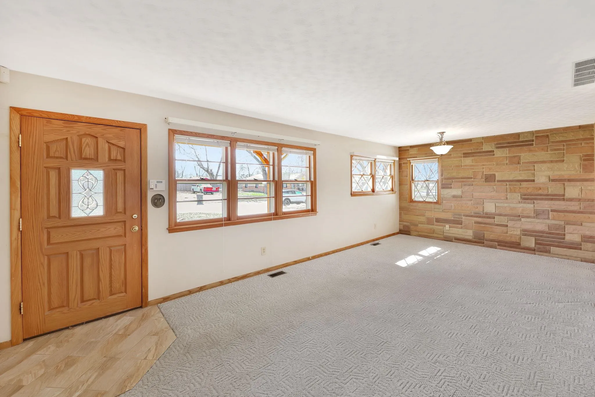 Wichita, Kansas 67217, United States, 3 Bedrooms Bedrooms, ,1 BathroomBathrooms,Residential,Pending,83528