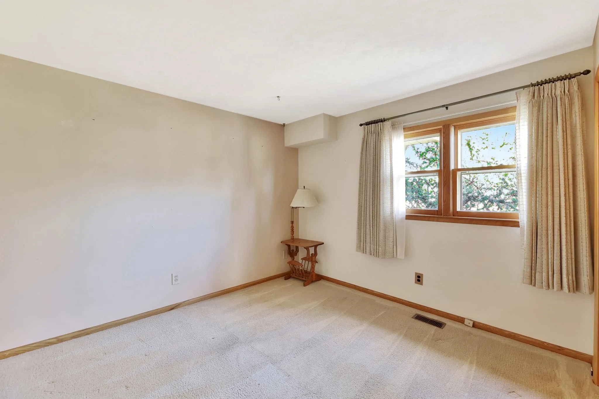 Wichita, Kansas 67217, United States, 3 Bedrooms Bedrooms, ,1 BathroomBathrooms,Residential,Pending,83528