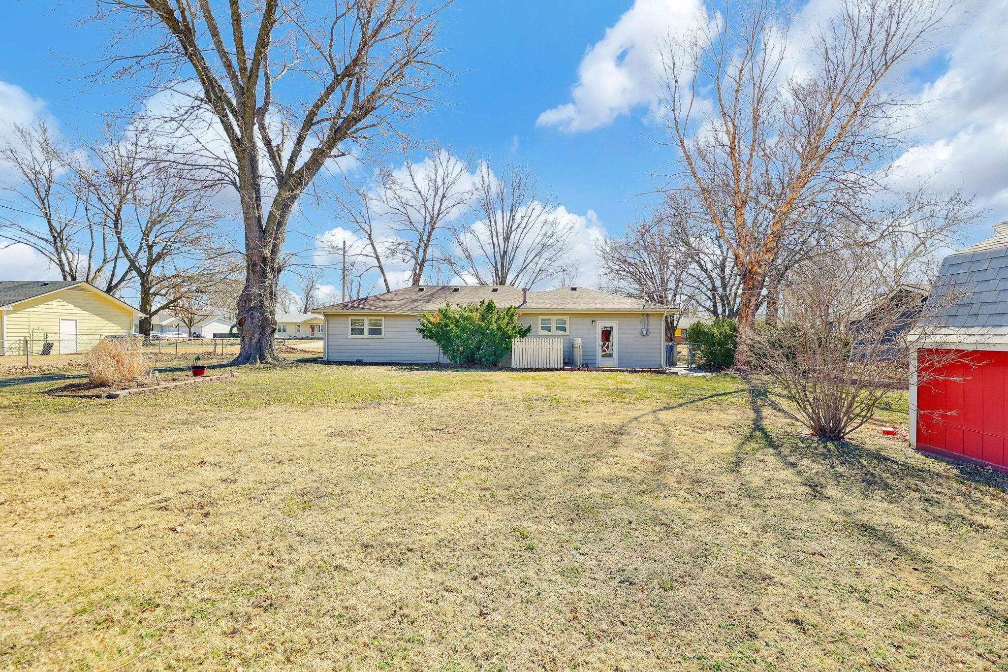 Wichita, Kansas 67217, United States, 3 Bedrooms Bedrooms, ,1 BathroomBathrooms,Residential,Pending,83528