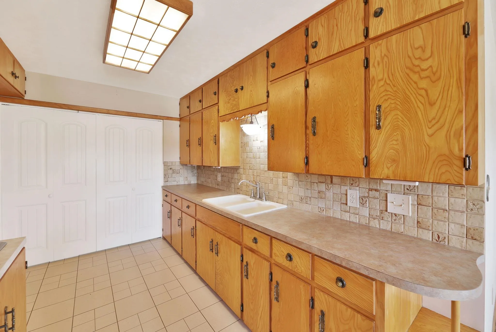 Wichita, Kansas 67217, United States, 3 Bedrooms Bedrooms, ,1 BathroomBathrooms,Residential,Pending,83528