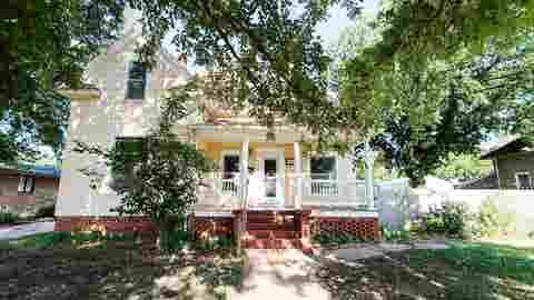Homes For Sale - 407 S Pine St<br/> Pratt, KS 67124