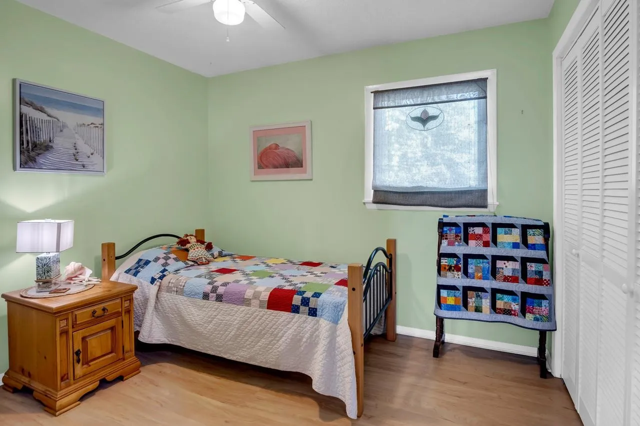 Newton, Kansas 67114, United States, 3 Bedrooms Bedrooms, ,2 BathroomsBathrooms,Residential,Pending,128455