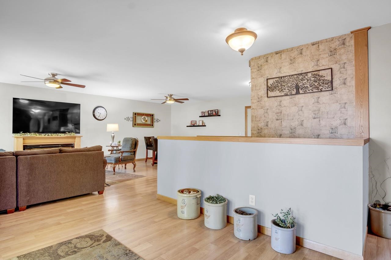 516 Meadowbrook Ct, Newton, Kansas image 6