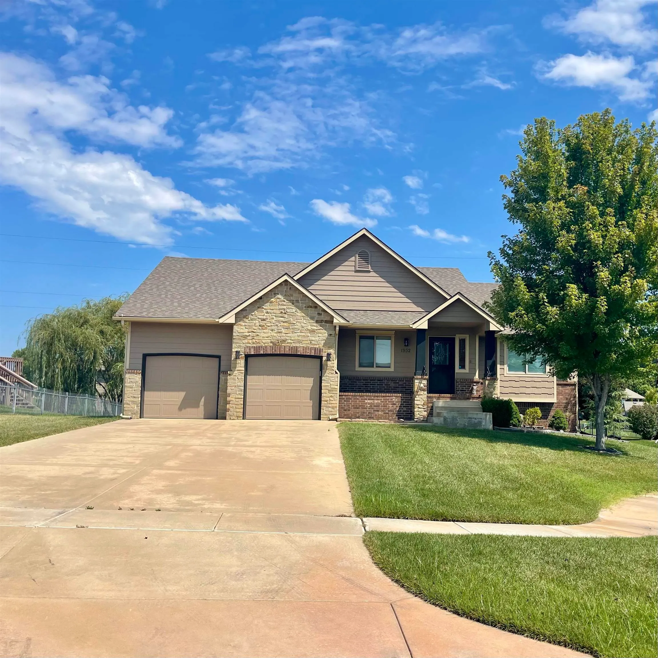 Derby, Kansas 67037, United States, 4 Bedrooms Bedrooms, ,3 BathroomsBathrooms,Residential,Pending,190045