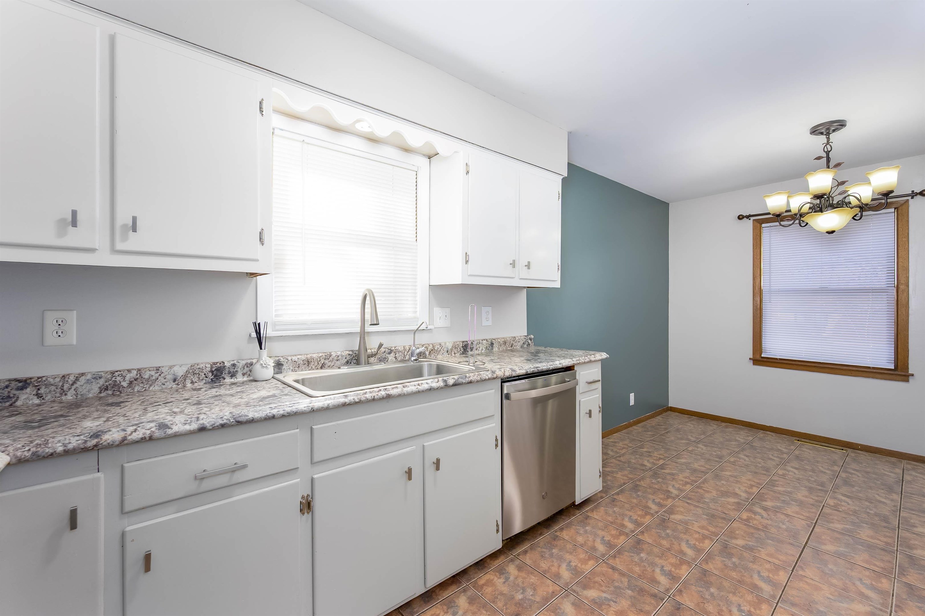 314 Southwind Dr, Valley Center, Kansas image 9