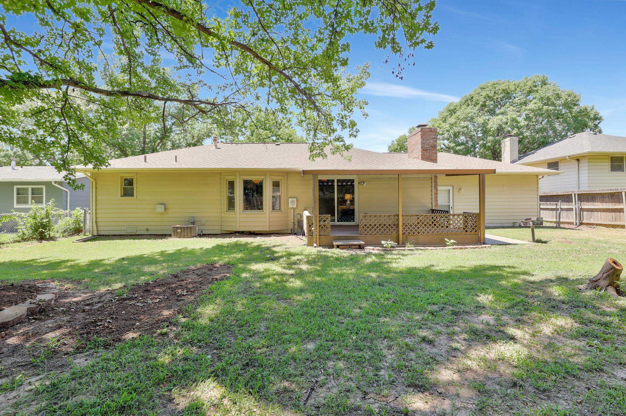 Wichita, Kansas 67207, United States, 3 Bedrooms Bedrooms, ,2 BathroomsBathrooms,Residential,Pending,53714