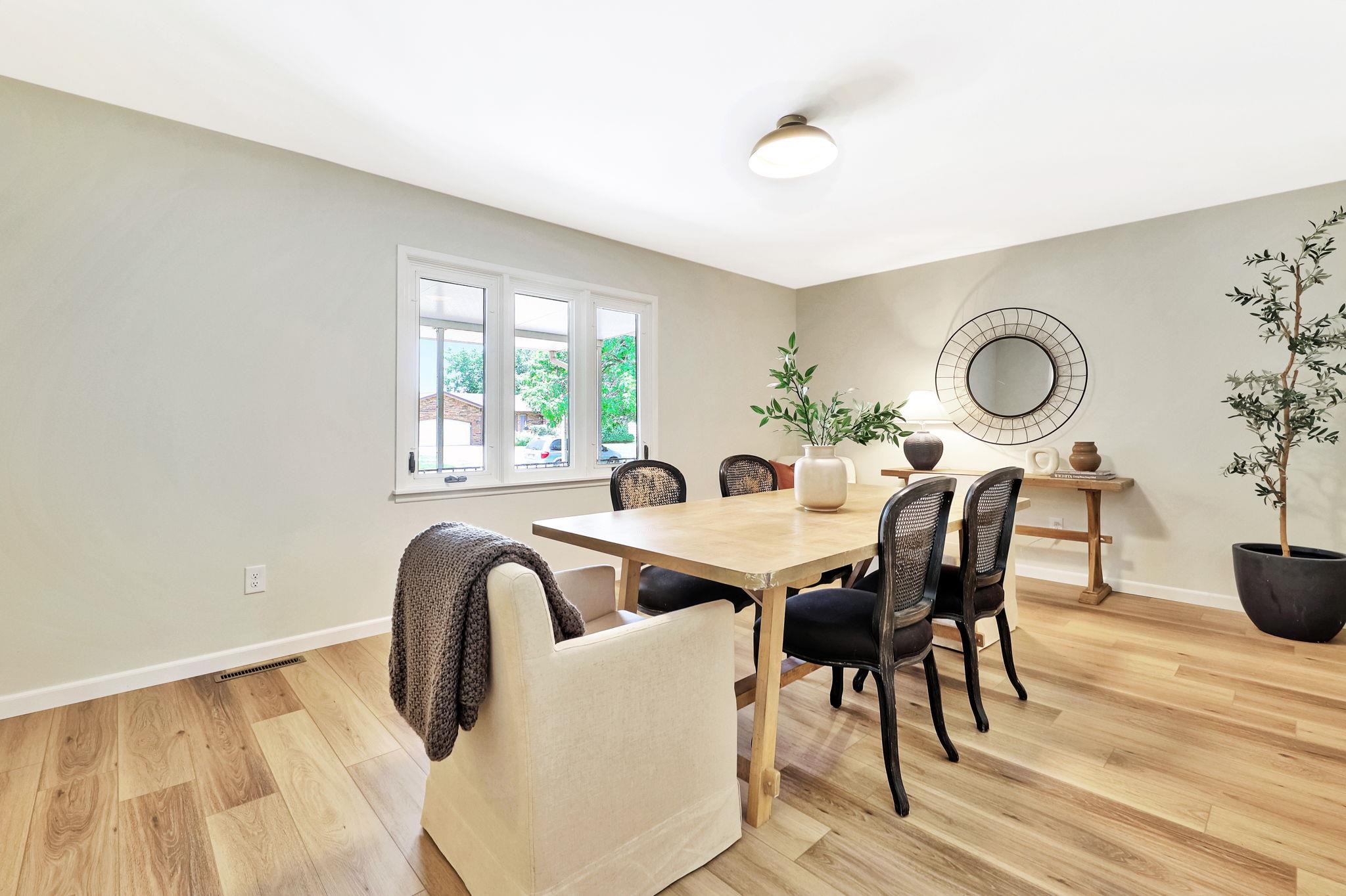 Wichita, Kansas 67207, United States, 3 Bedrooms Bedrooms, ,2 BathroomsBathrooms,Residential,Pending,53714