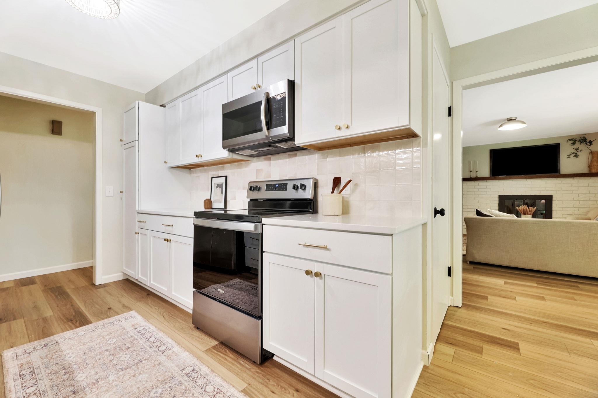 Wichita, Kansas 67207, United States, 3 Bedrooms Bedrooms, ,2 BathroomsBathrooms,Residential,Pending,53714